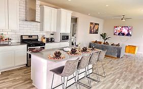 Luxurious 3 Bed Room Home Near Medical Center